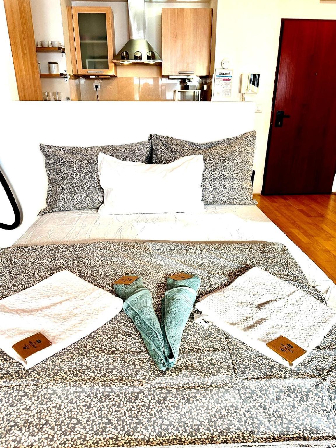 City Center Apartment With Balcony Budapeşte Dış mekan fotoğraf
