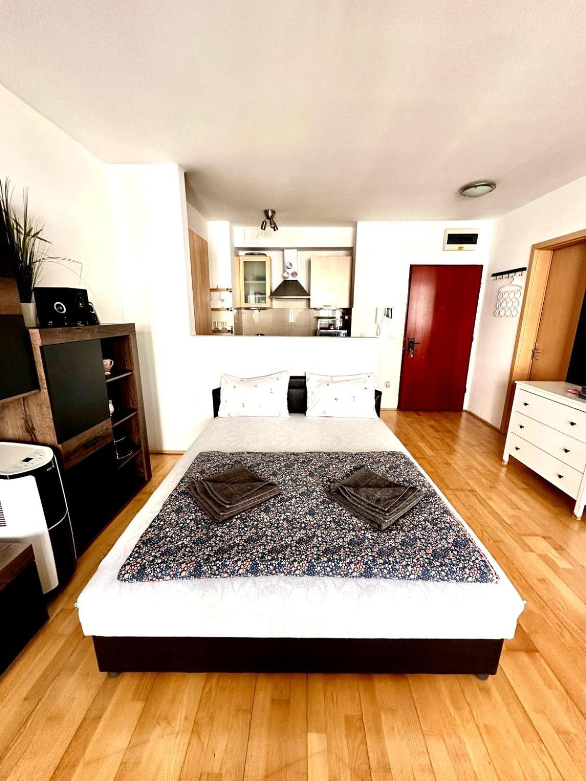 City Center Apartment With Balcony Budapeşte Dış mekan fotoğraf