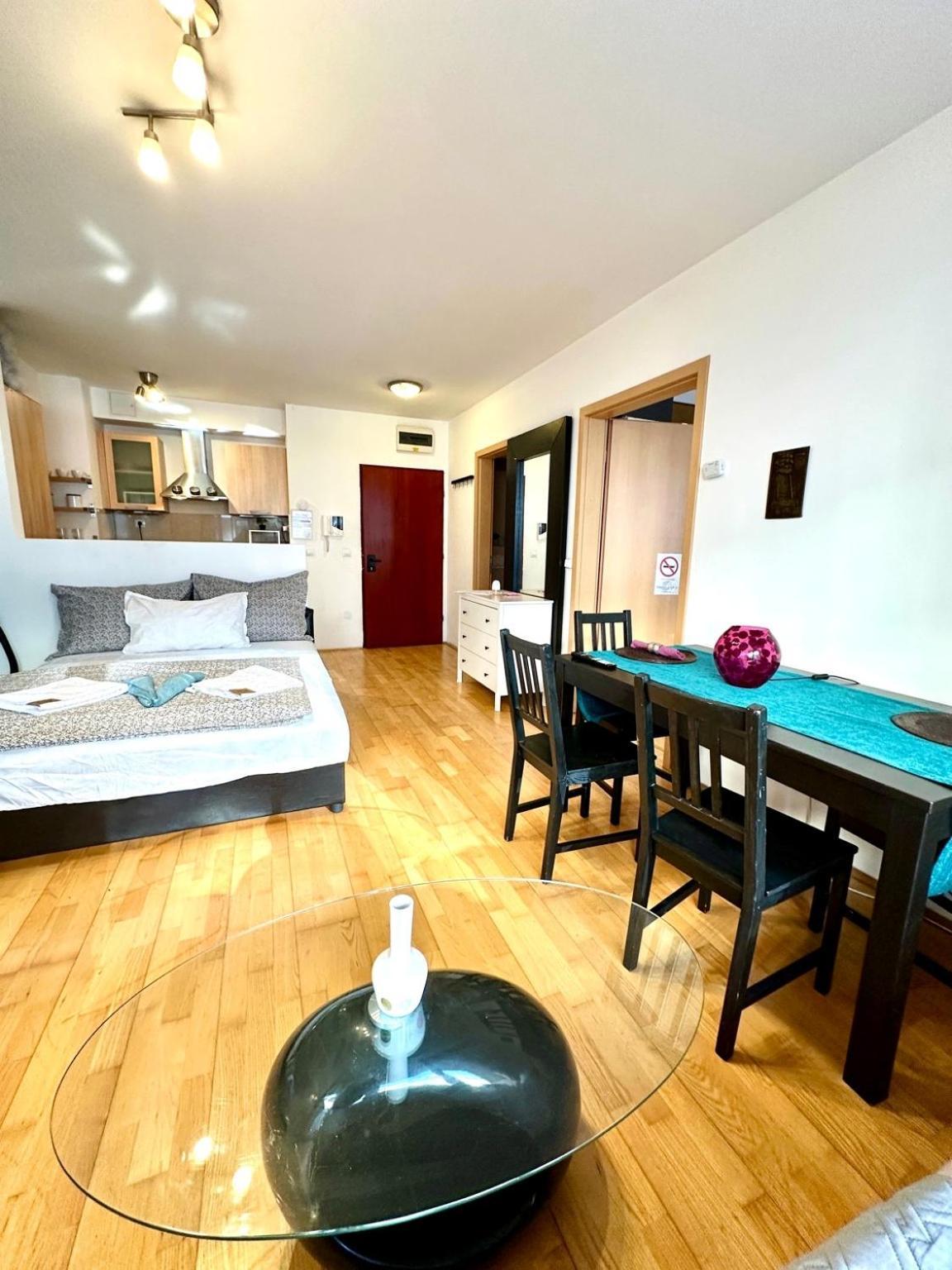 City Center Apartment With Balcony Budapeşte Dış mekan fotoğraf