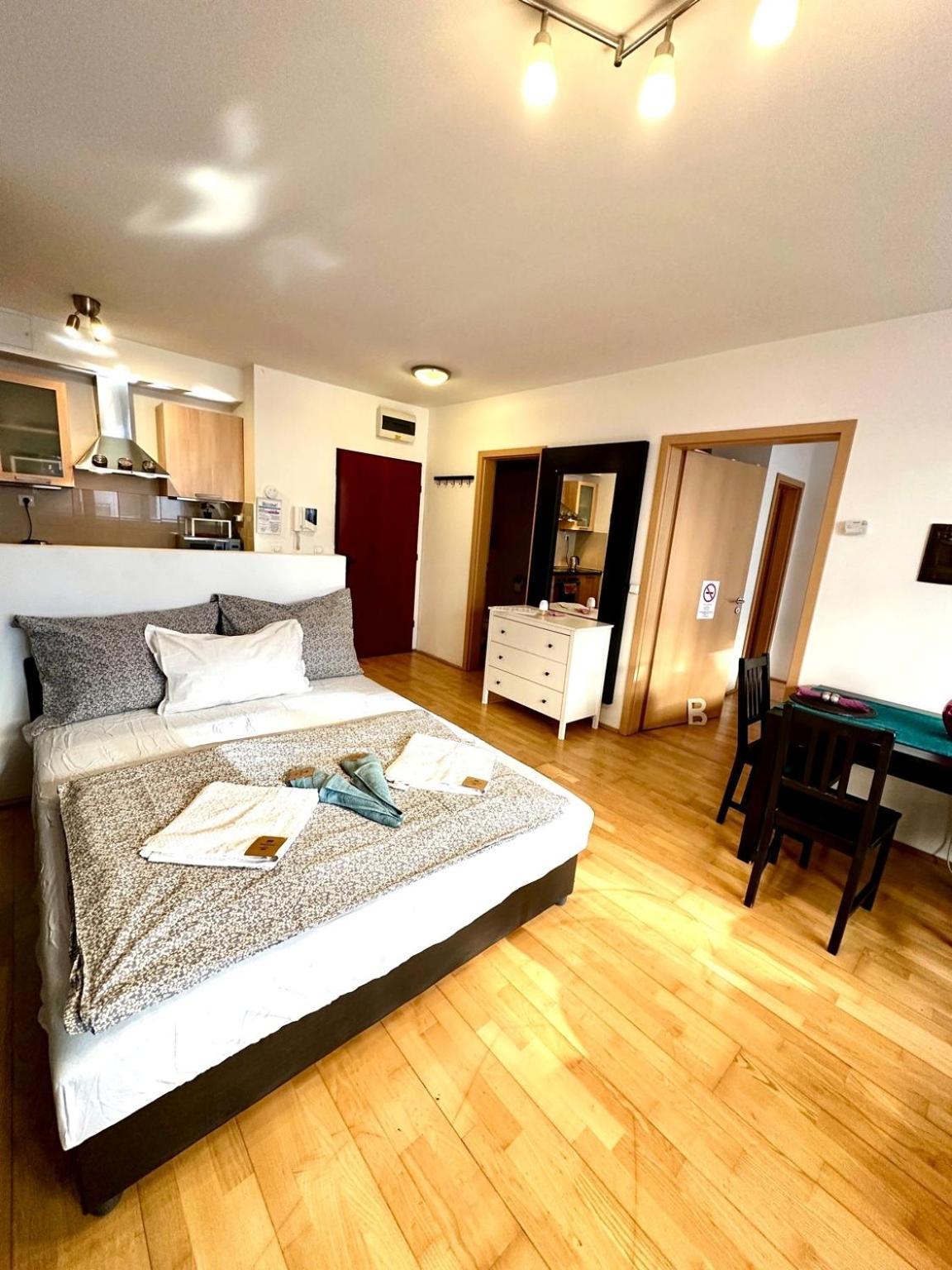 City Center Apartment With Balcony Budapeşte Dış mekan fotoğraf